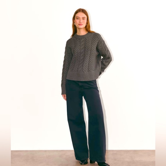 *EVERLANE* The Cable Sweater in Everyday Cotton - Picture 3 of 6